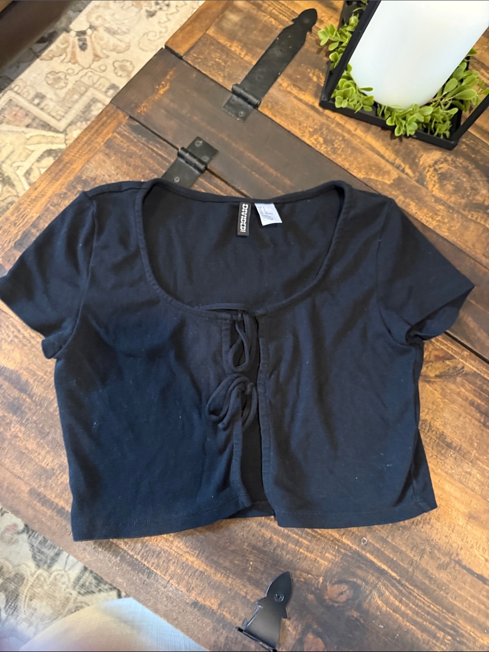 Forever 21 Black Tie-Front Crop Top